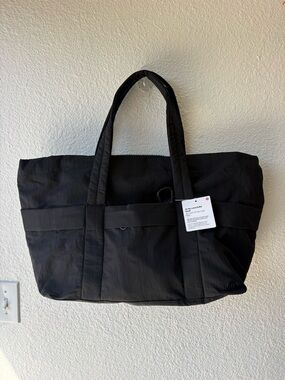 lululemon athletica Black Travel Tote
